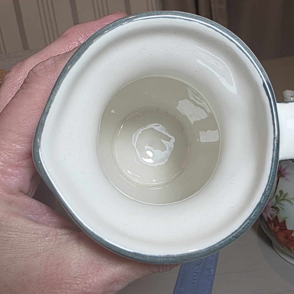 Handmade and Handpainted Italian ceramic pitcher by Fortebraccio. - Picture 10 of 10